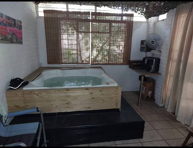 3 BEDROOM HOUSE FOR SALE IN PRETORIA GARDENS